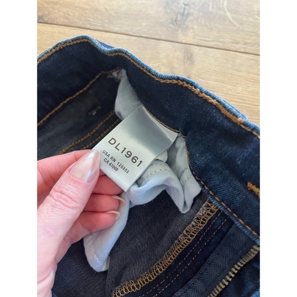 DL1961 Premium Denim Rachel Flare High Rise Instasculpt Jeans in Foster Size 26  - Picture 6 of 9